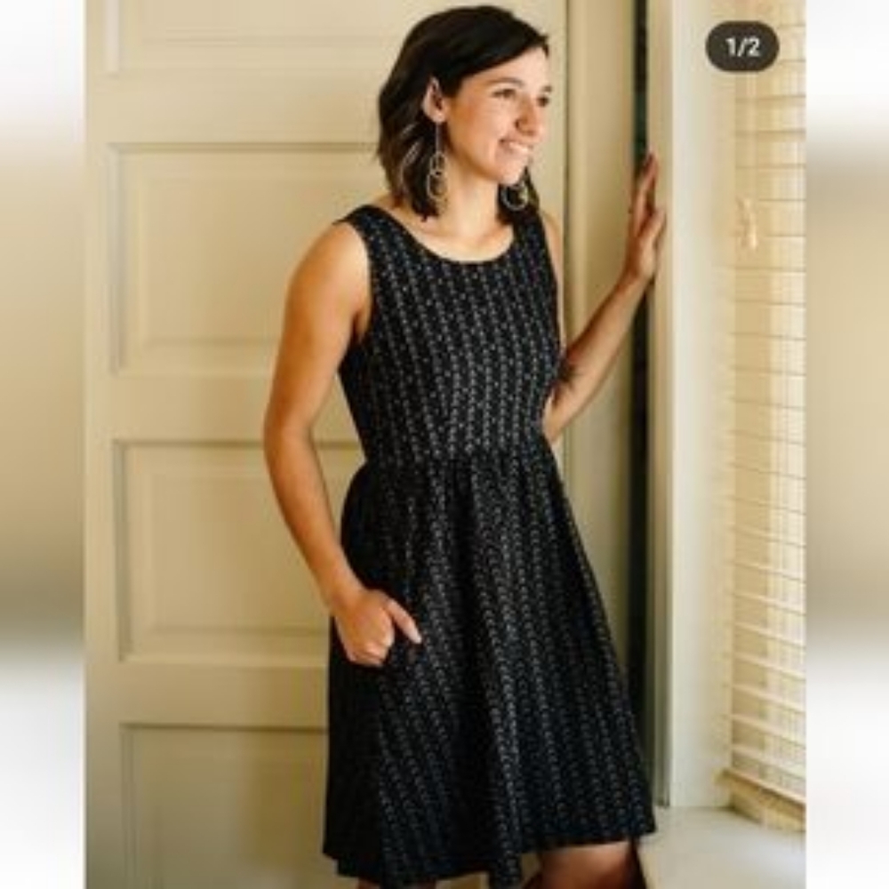 Mata Traders Imani Sleeveless Dress in Black Dashes